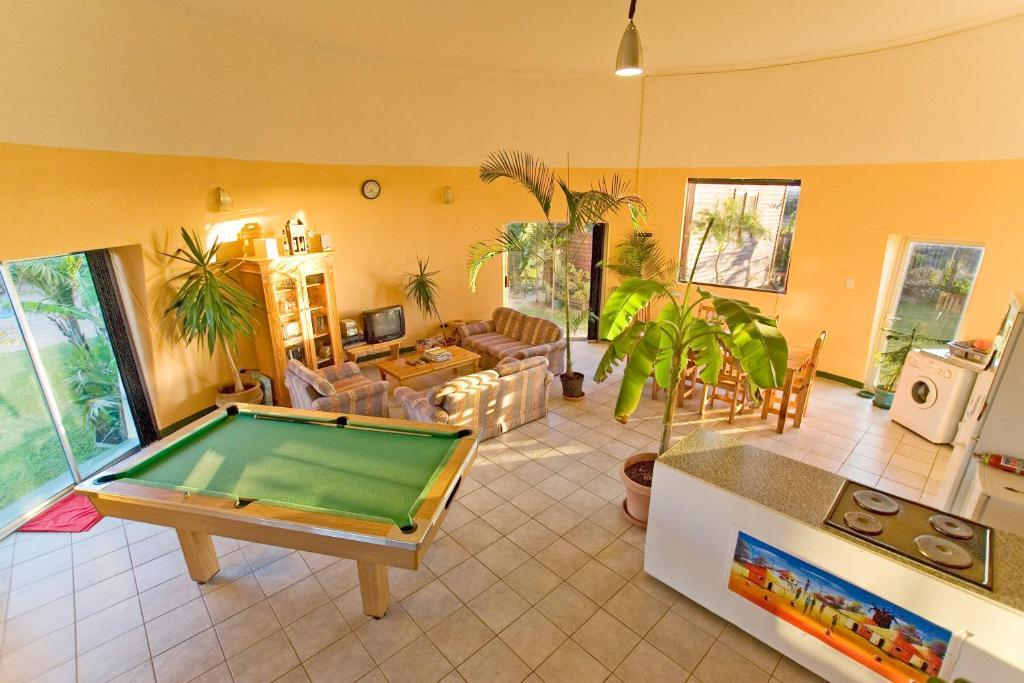 Cape Oasis Guesthouse Bloubergstrand Exterior foto